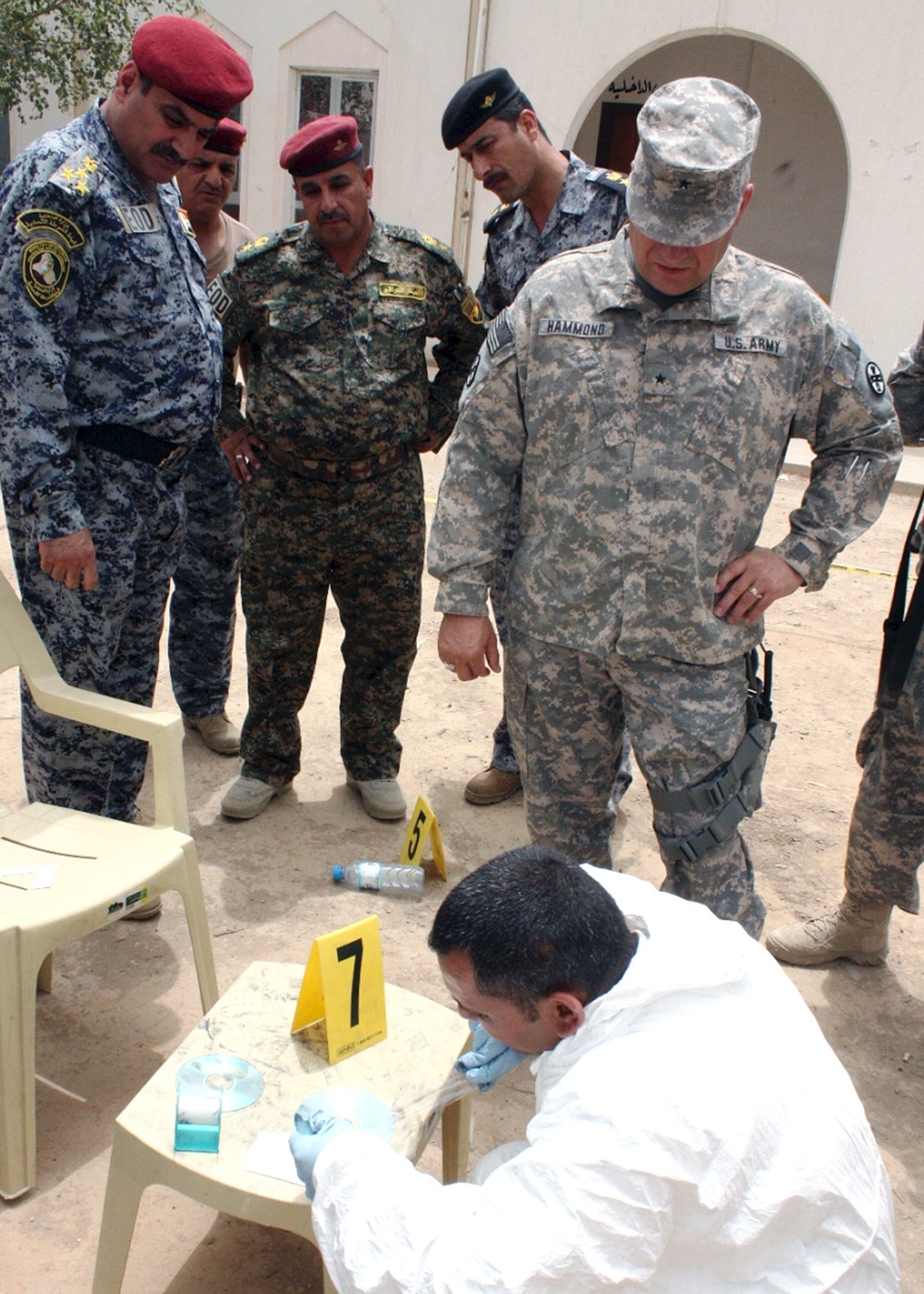 Engineer commander visits Federal Police EOD director, soldiers