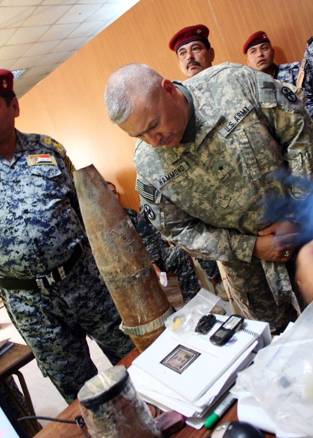 Engineer commander visits Federal Police EOD director, soldiers