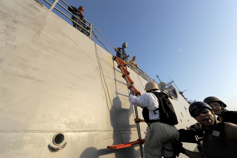 CTF 151 conducts anti-piracy operations in the Gulf of Aden