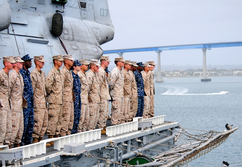 USS Peleliu departs