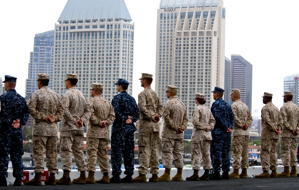 USS Peleliu departs