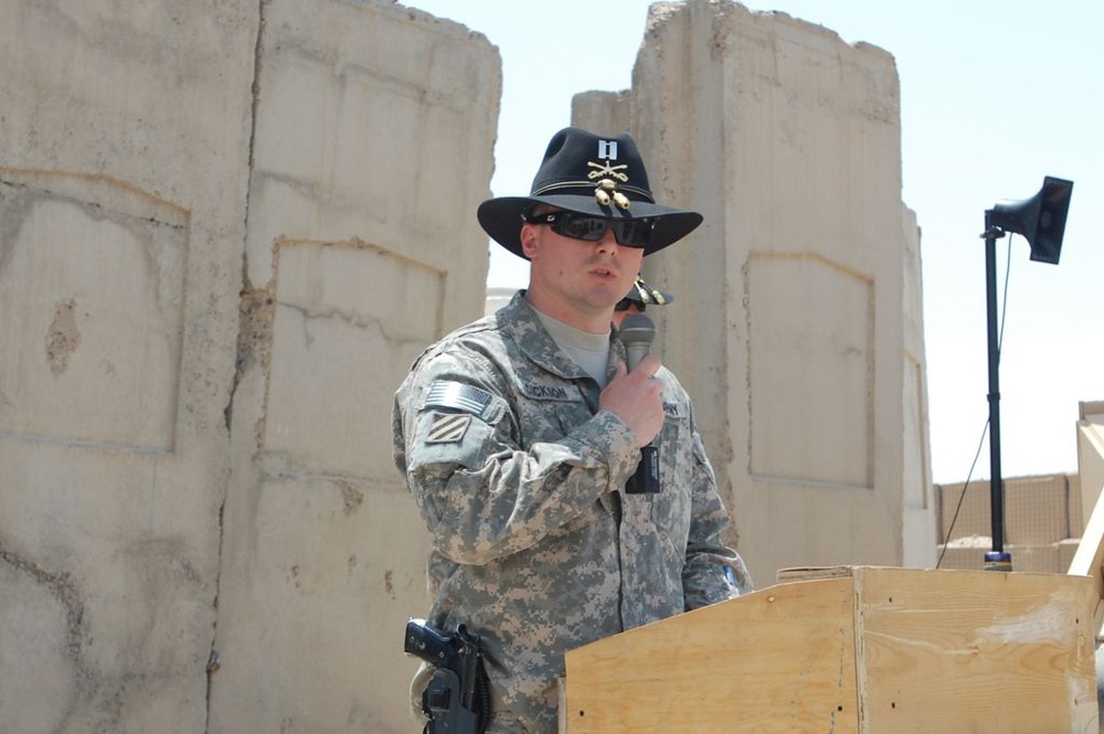 Cav unit changes commanders in Iraq