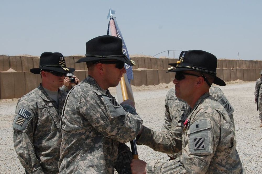 Cav unit changes commanders in Iraq