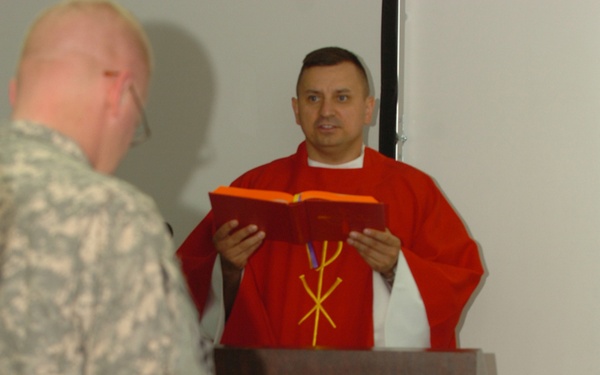 Chaplain born in Poland now defends America