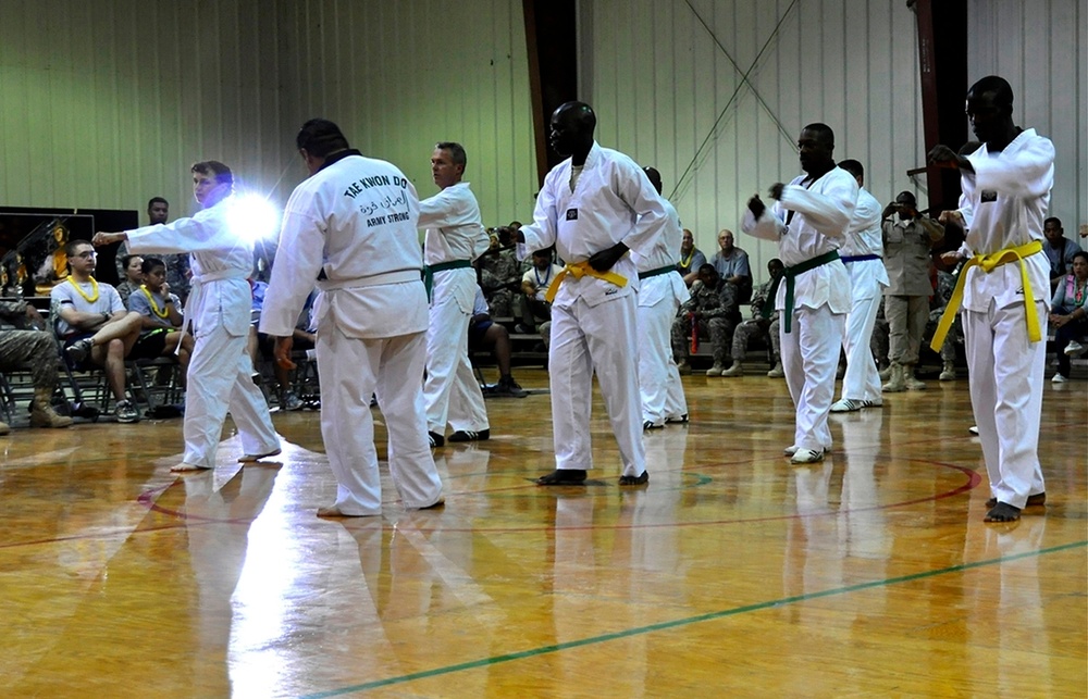 Soldiers in Iraq get a taste of Asia