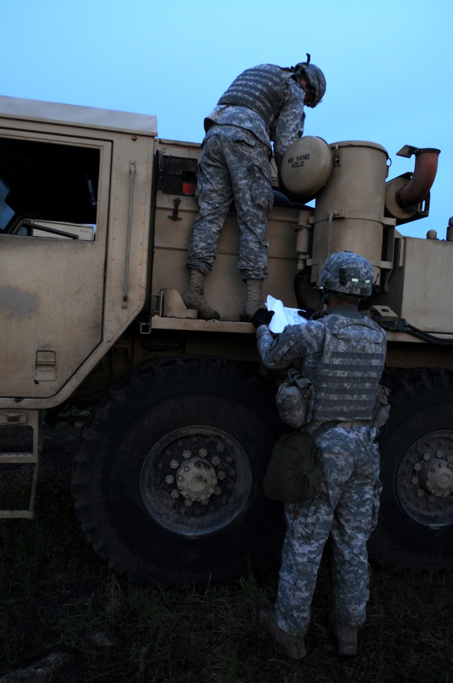 Soldiers strive to exceed standards during Renegade Battalion's field training