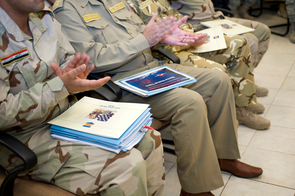 AF Surgeon General Congratulates Iraqi Medical Trainees