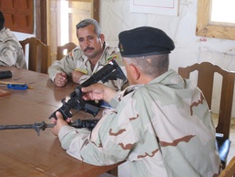 10th FF Regt., learns M4 maintenance