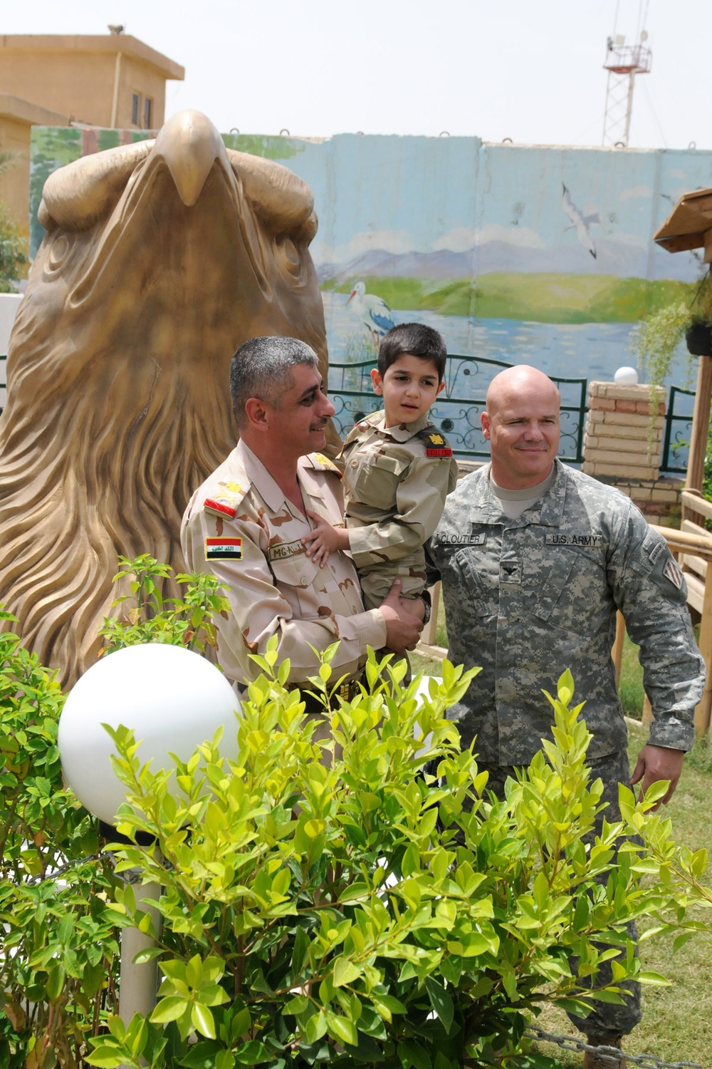 US, Iraqi forces celebrate opening of new operations center