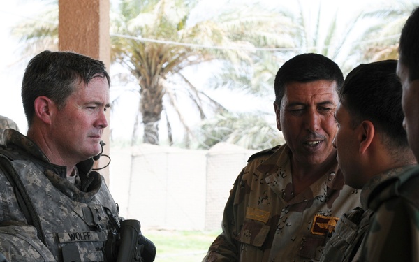 1-38 Soldiers train Iraqis in rifle marksmanship