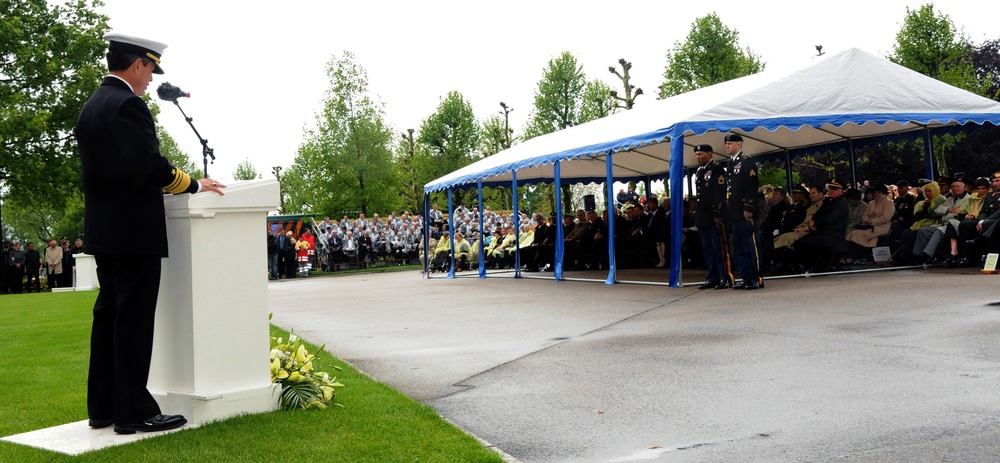 Vice Adm. Harris speaks at Memorial Day Ceremony, Netherlands American Cemetery and Memorial