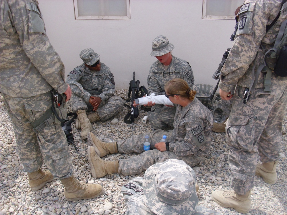 Charlie Company Takes the Lead in Medical Training