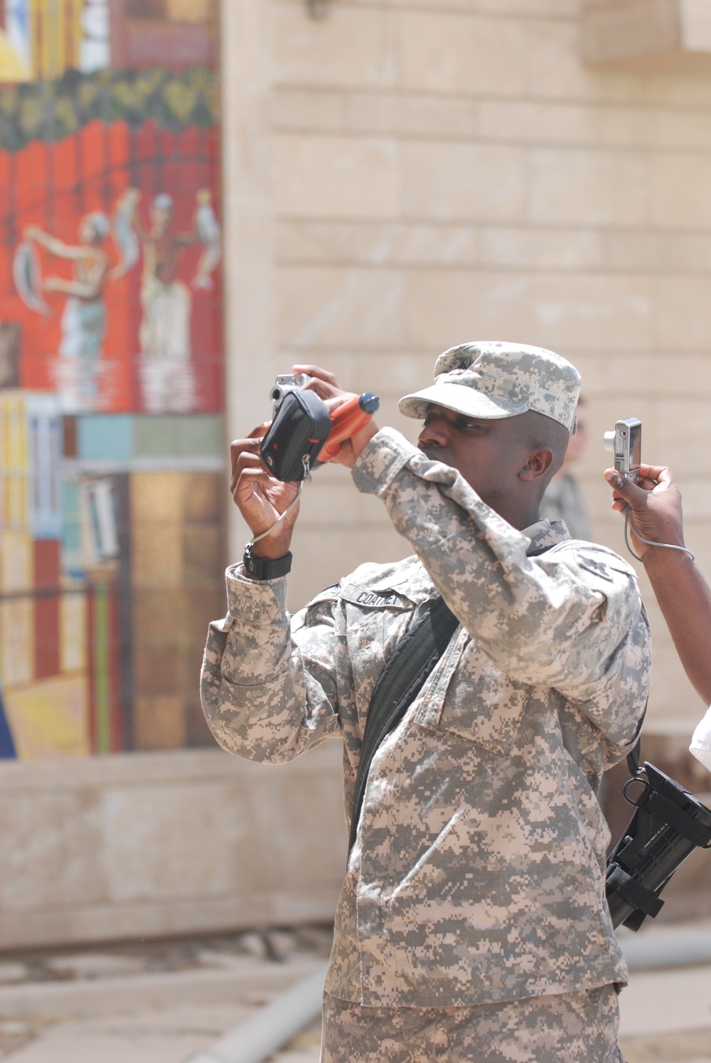 Service Members Tour Camp Slayer Palaces for Memorial Day