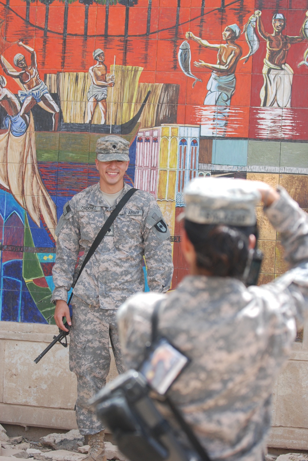 Service Members Tour Camp Slayer Palaces for Memorial Day