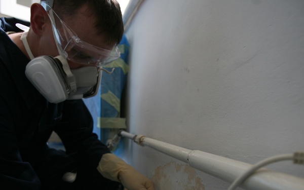 Marines, Sailors volunteer to improve home for HIV-positive Romanian teens
