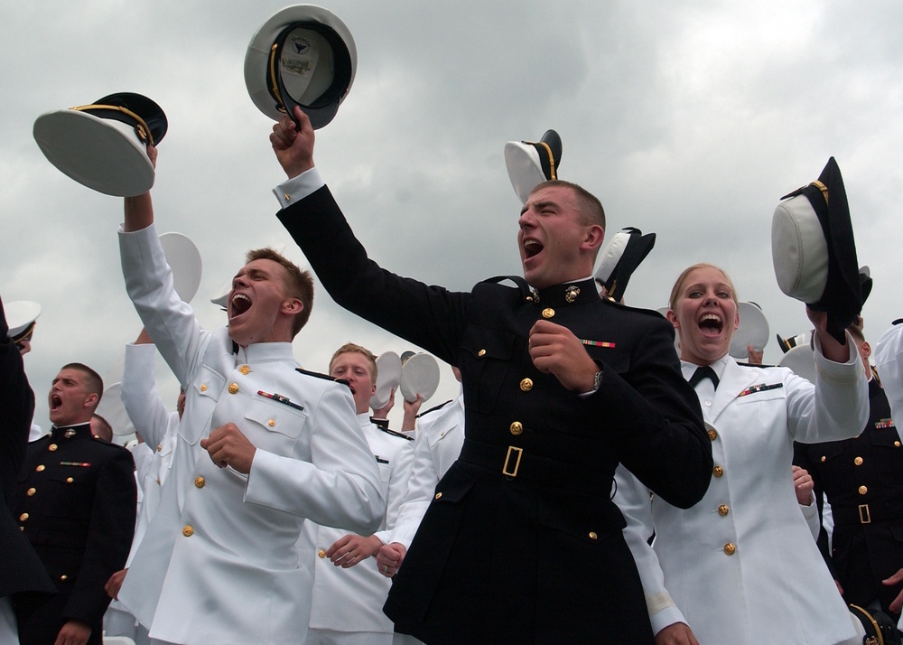 DVIDS - Images - 2010 Graduation and Commissioning Ceremony [Image 6 of 6]
