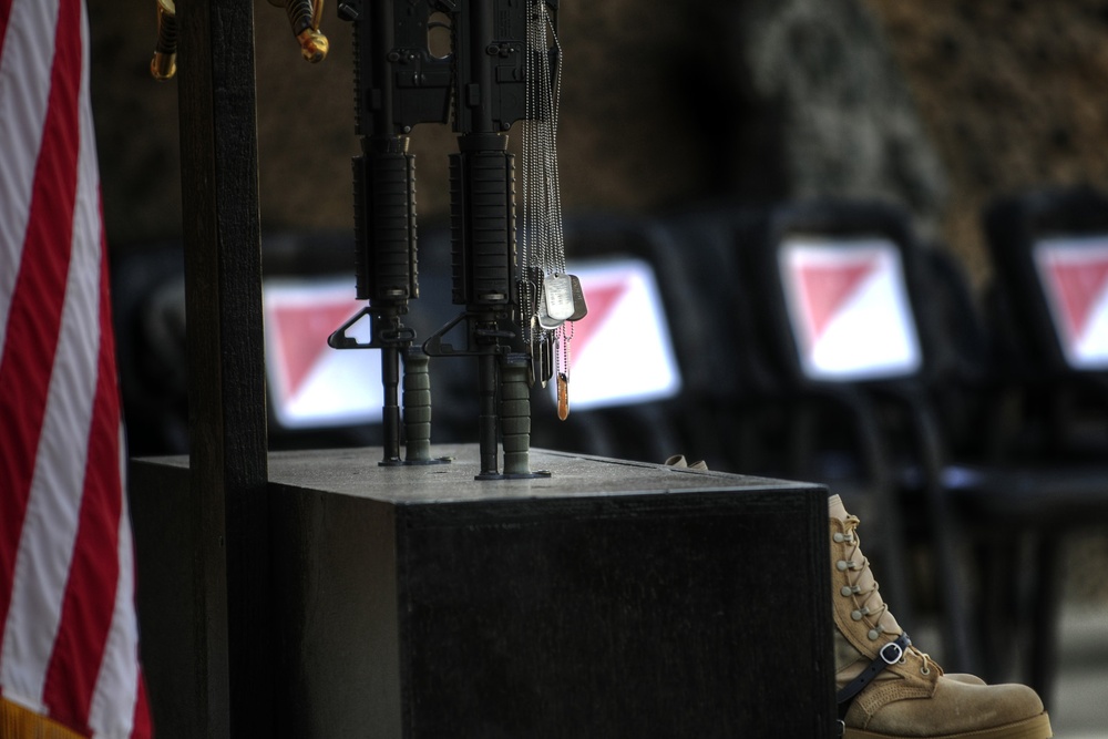 5/7 Soldiers trade muscle for wreaths in remembrance
