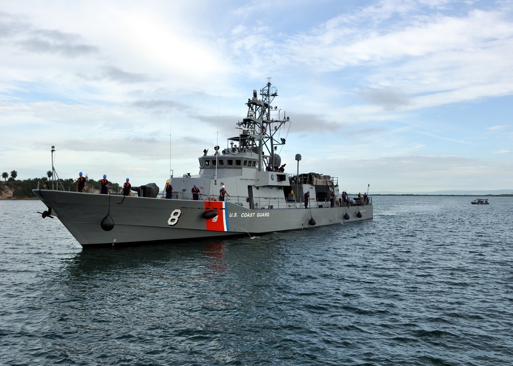 USCGC Zephyr Pulls Into GTMO