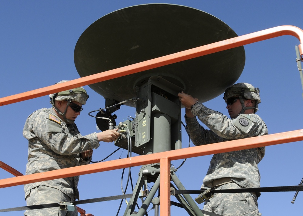UAV Pilots Maintain Situational Awareness Above Battlefield