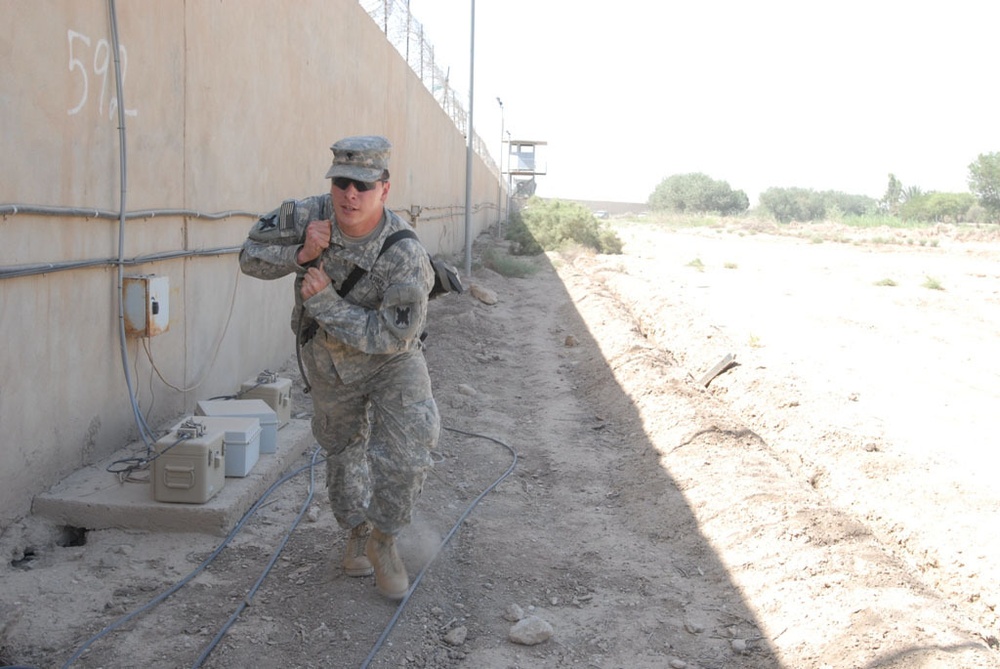 Louisiana Guard Signal Company Enhances Tower Communication on Baghdad Base
