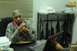 Vietnam Veteran mentors Soldiers in Iraq