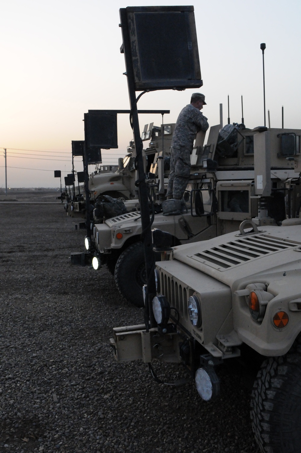 CET- A combat Escort Team with 1st Battalion, 124th Infantry Regiment goes on supply convoys to provide security in Iraq