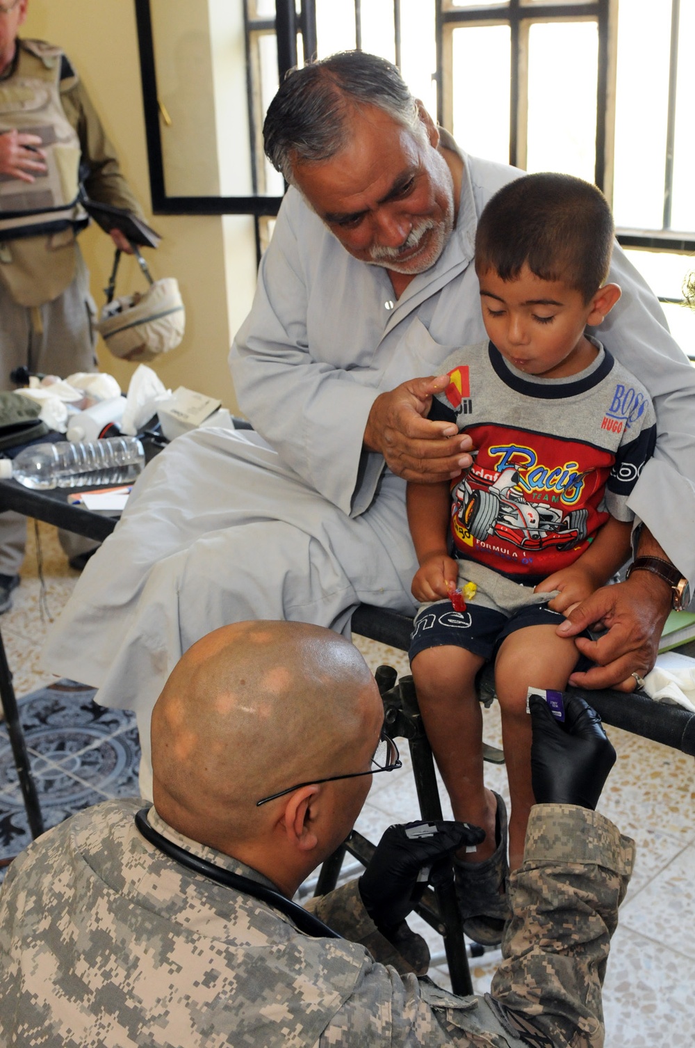 US Soldiers visit Iraqi clinic, provide medical care to locals