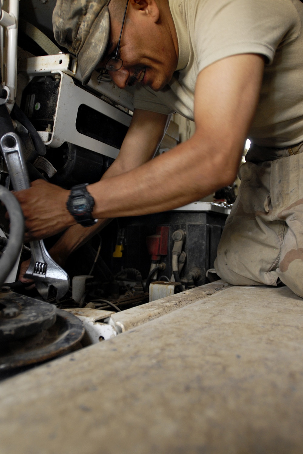 CRT mechanics, Stryker operators work together to keep vehicles rolling