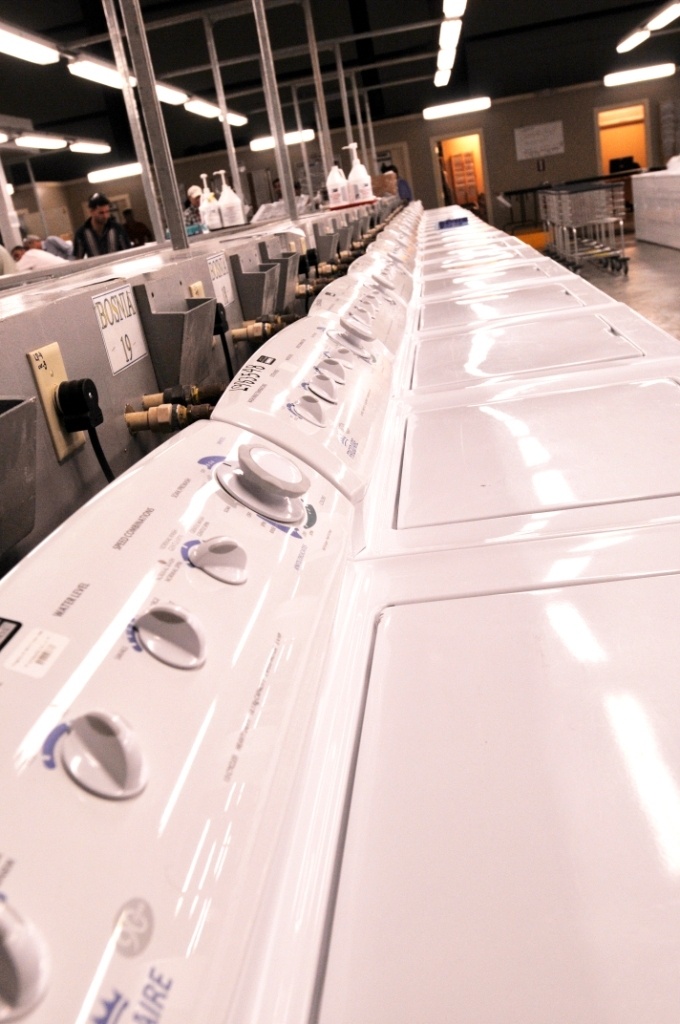 Keeping The IZ Fresh and Clean: KBR Opens New Laundry Facility on Camp Prosperity