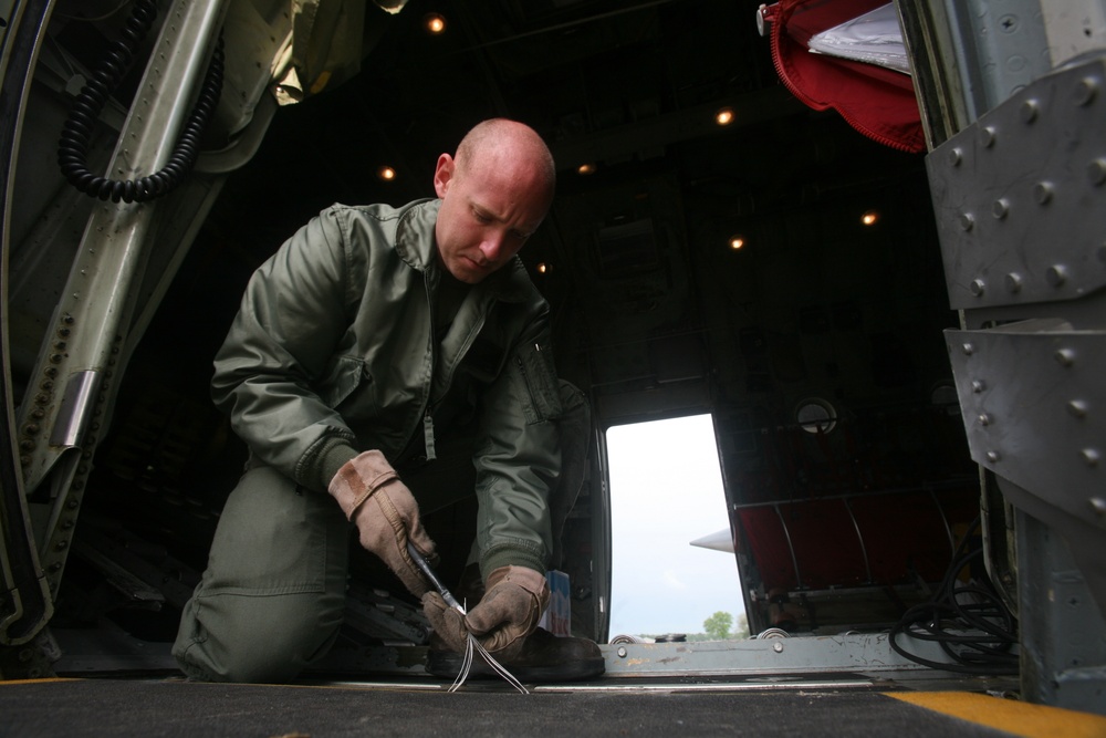 US Romanian training goes airborne