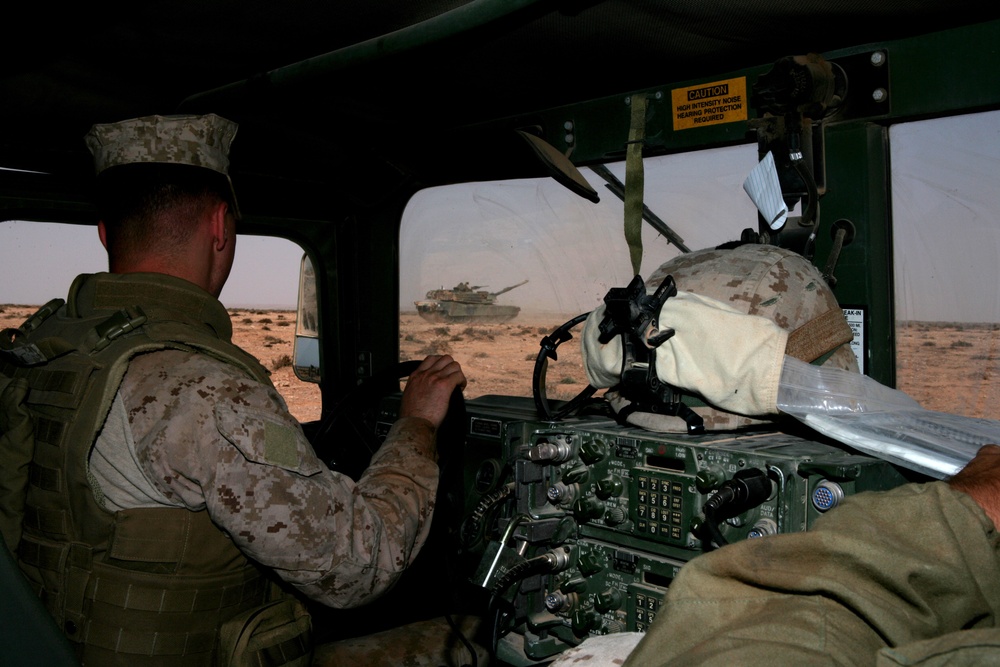 Tankers train tenaciously in Moroccan desert during AFRICAN LION 2010 combined exercise