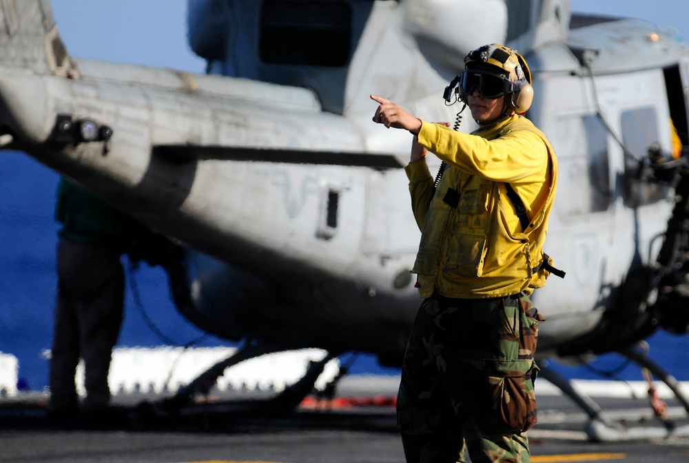 USS Peleliu continues flight operations