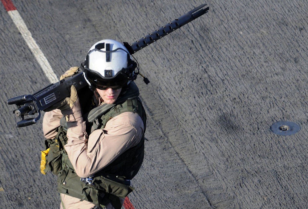 USS Peleliu continues flight operations