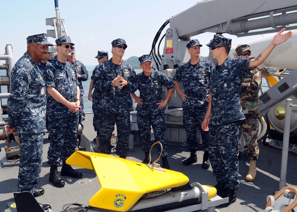 Commanders tour USS Patriot