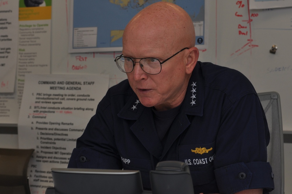 Commandant Visits Deepwater Horizon Incident Command