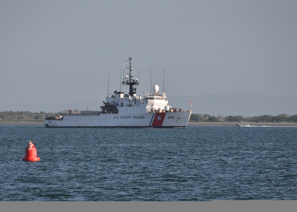 USCGC Thetis Pulls Into GTMO