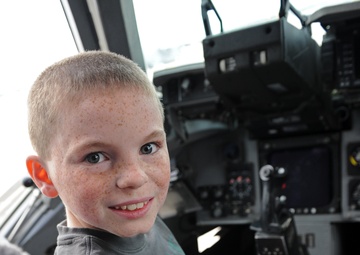 Students, Airmen share day to remember