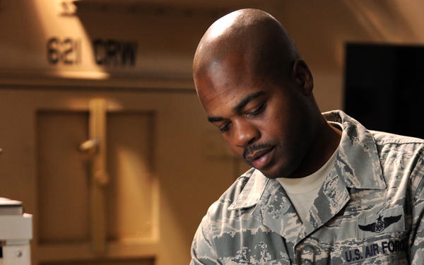 Students, Airmen share day to remember