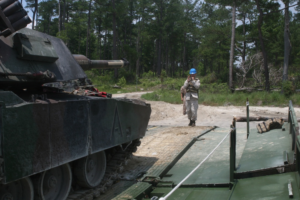Bridge Co. keeps 2nd Tanks' training op afloat