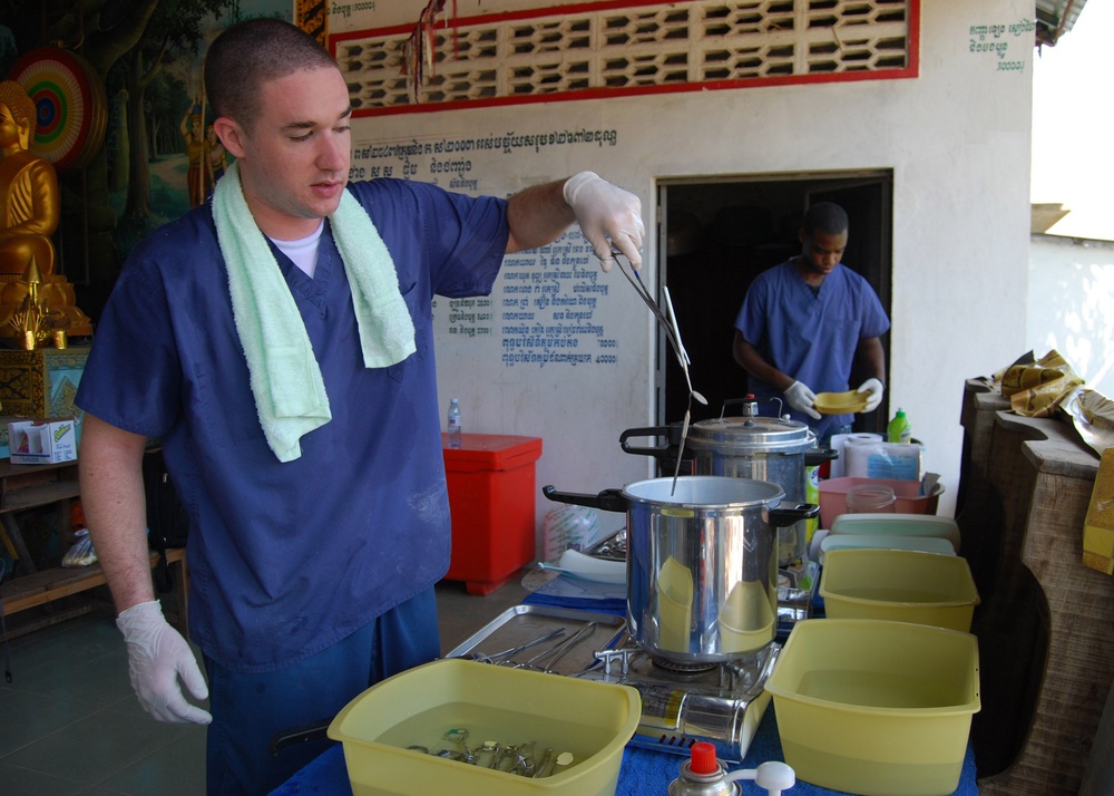 Cooperation Afloat Readiness and Training (CARAT) Cambodia 2010