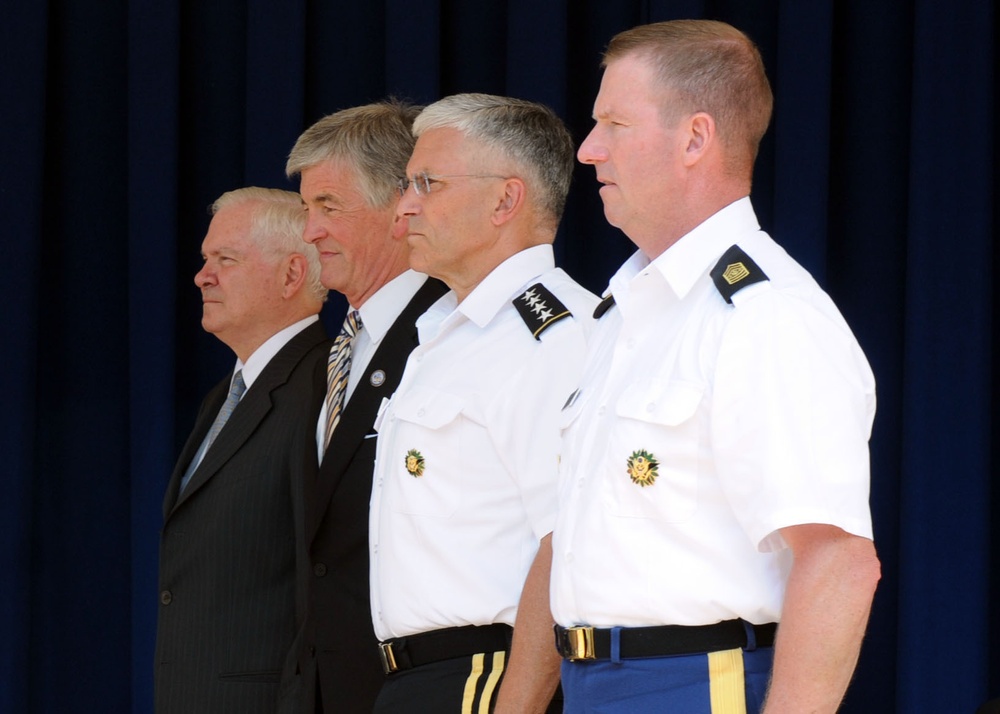 Gates Cites Leaders' Responsibilities at Army Birthday Event