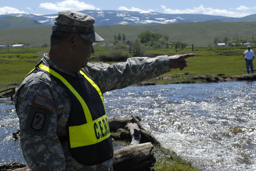 Guardsmen Use Civilian Skills to Spot Flood Safety Risks