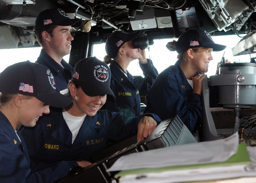 Midshipmen Experience the Fleet Aboard Wasp