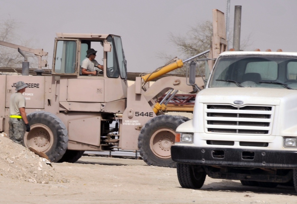 Civil Engineers Load Up for Operations in Southwest Asia