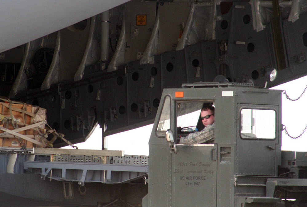 DVIDS - Images - Aerial Porters Use Aircraft Loaders for Operations in ...