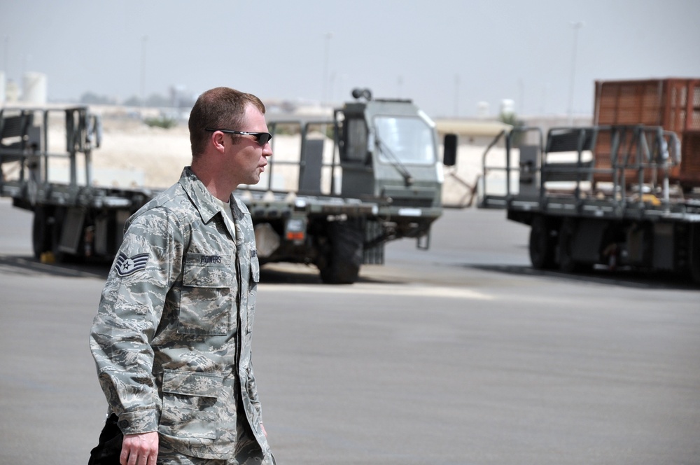 Andrews Aerial Porters Keep Deployed Mission Moving in Southwest Asia