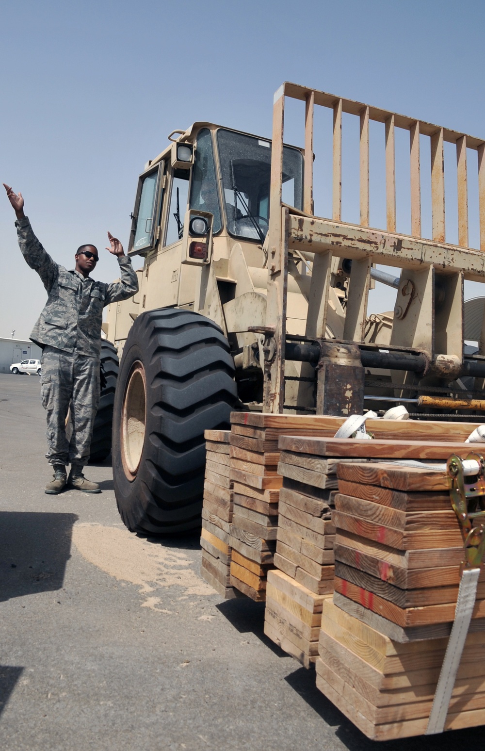 Andrews Aerial Porters Keep Deployed Mission Moving in Southwest Asia