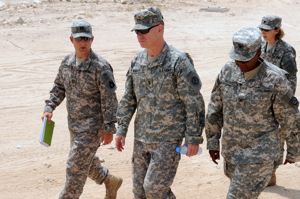 Third Army General Greets Florida Guard in Qatar
