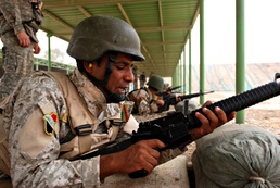 Iraqi troops train on M16 rifle, continue transition from AK-47