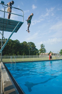 Marines learn water skills